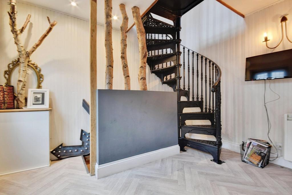 No-10 Sprial Stairs