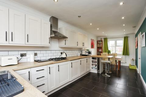 4 bedroom detached house for sale, Fuller Close, Leicester, LE9