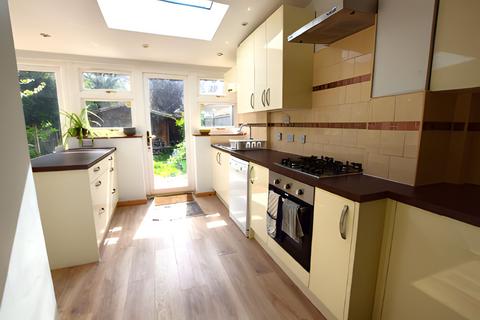 3 bedroom terraced house to rent, Morrab Gardens, Ilford, IG3