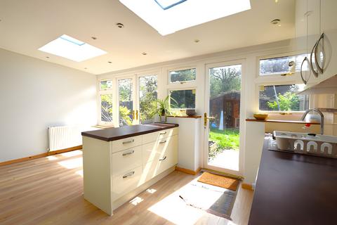 3 bedroom terraced house to rent, Morrab Gardens, Ilford, IG3