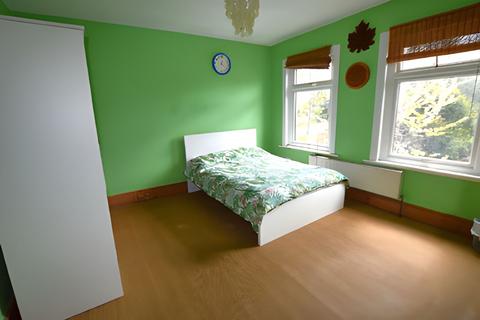 3 bedroom terraced house to rent, Morrab Gardens, Ilford, IG3