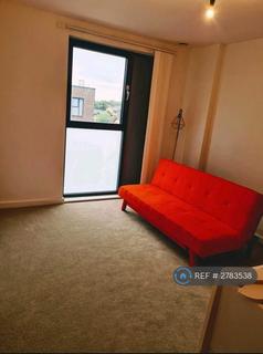 2 bedroom flat to rent, Watermill Lane, London, N18