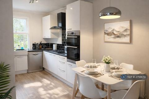 2 bedroom maisonette to rent, Samos Road, London, SE20