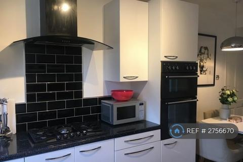 2 bedroom maisonette to rent, Samos Road, London, SE20