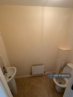 3 bedroom semi-detached house to rent, Galingale View, Newcastle-Under-Lyme, ST5
