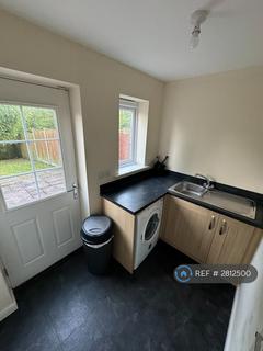 3 bedroom semi-detached house to rent, Galingale View, Newcastle-Under-Lyme, ST5