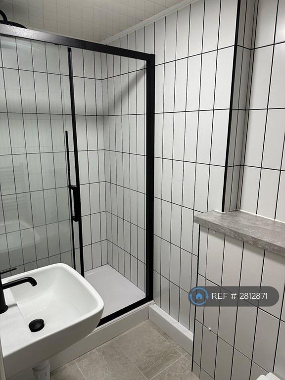 Shower &amp; Toilet