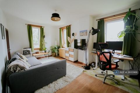2 bedroom flat to rent, Loganlea Avenue, Edinburgh, EH7