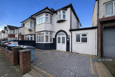 3 bedroom flat to rent, Fleetwood Road, London, NW10