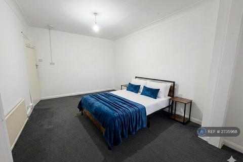 3 bedroom flat to rent, Fleetwood Road, London, NW10