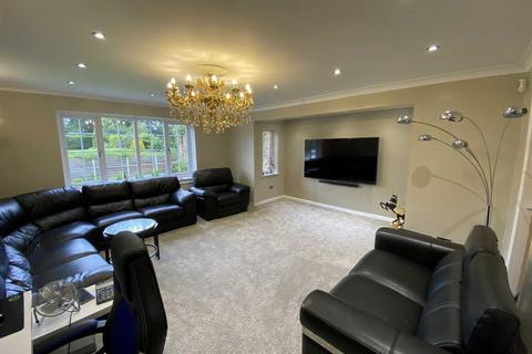 4 bedroom detached house for sale, Carlton Court, Hale