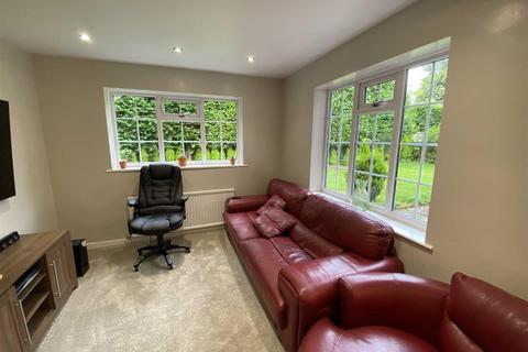 4 bedroom detached house for sale, Carlton Court, Hale
