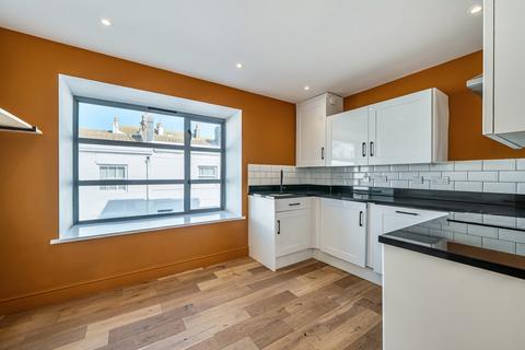 3 bedroom terraced house to rent, Bloomsbury Street, Brighton, East Sussex, BN2