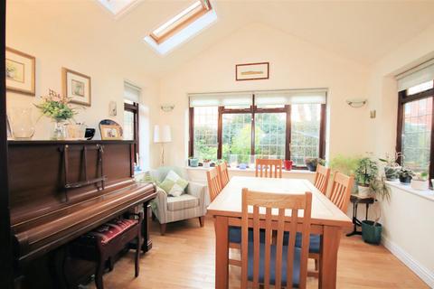 undefined, Frenchmans Close, Toddington, Dunstable