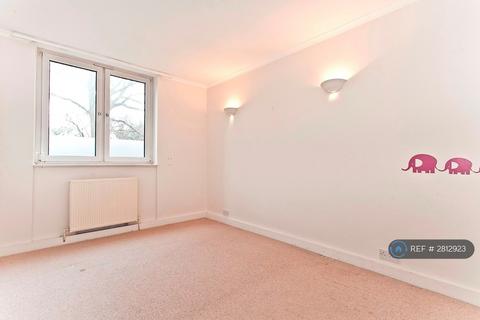 undefined, Winterfold Close, London, SW19