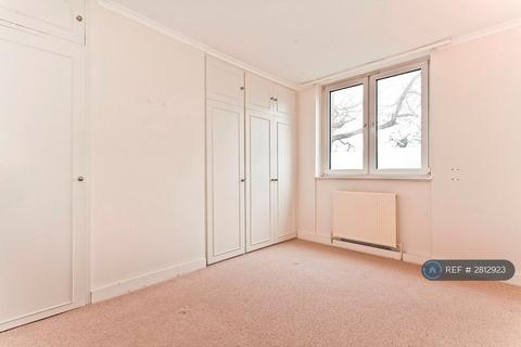 undefined, Winterfold Close, London, SW19