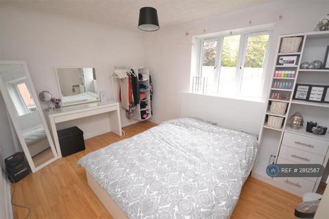 2 bedroom flat to rent, Friday Wood Green, Colchester, CO2