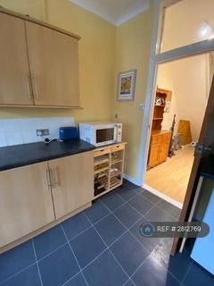 4 bedroom terraced house to rent, Grayshott Road, Southsea, PO4