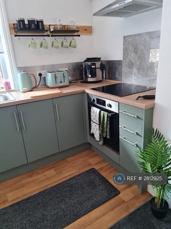 Kitchen / Lounge