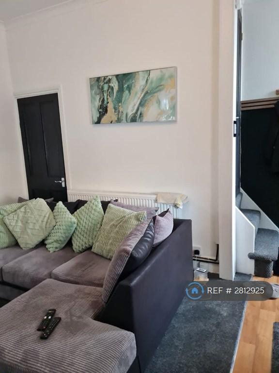 Kitchen / Lounge