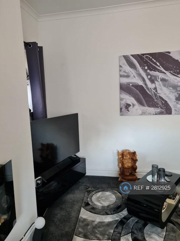 Kitchen / Lounge