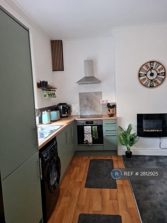 Kitchen / Lounge