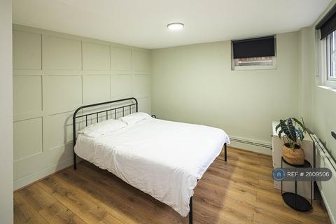 2 bedroom flat to rent, Pepys Road, London, SE14