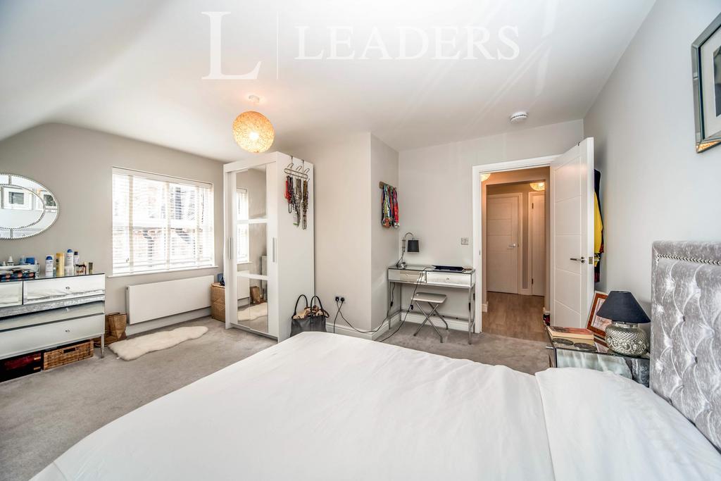 6 E Lansdowne Road  (