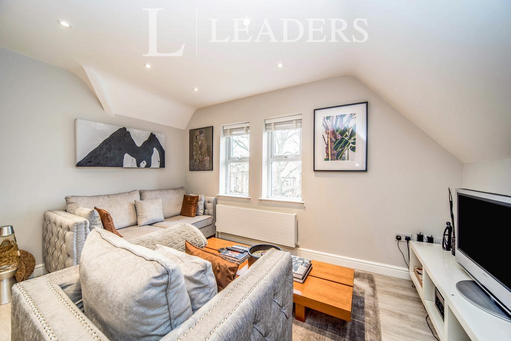 6 E Lansdowne Road  (