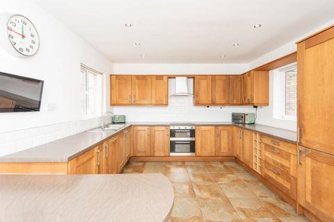 3 bedroom detached house for sale, New Road, Chesterfield S42