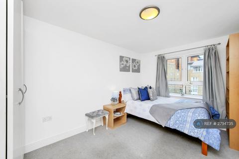 undefined, St Davids Square, London, E14