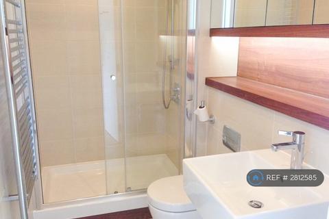2 bedroom flat to rent, Wharf Street, London, SE8