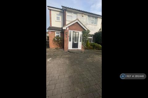 4 bedroom semi-detached house to rent, Priests Avenue, Romford, RM1