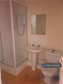 2 bedroom flat to rent, Crown Station Place, Liverpool, L7