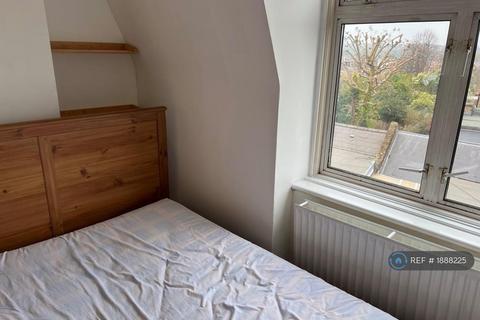 1 bedroom flat to rent, Friern Barnet Road, London, N11