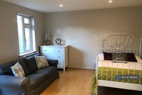 undefined, Colonial Road, Slough, SL1