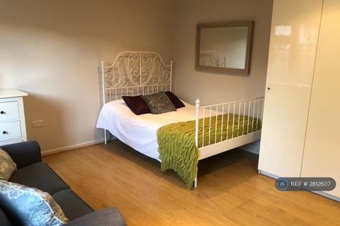 undefined, Colonial Road, Slough, SL1