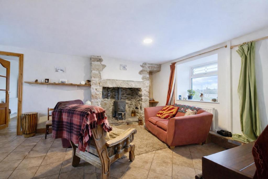 Living Room (2).png