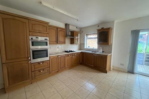4 bedroom semi-detached house to rent, Cole Valley Road, Birmingham, B28