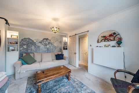2 bedroom apartment for sale, Guildford Street, Chertsey, Surrey, KT16
