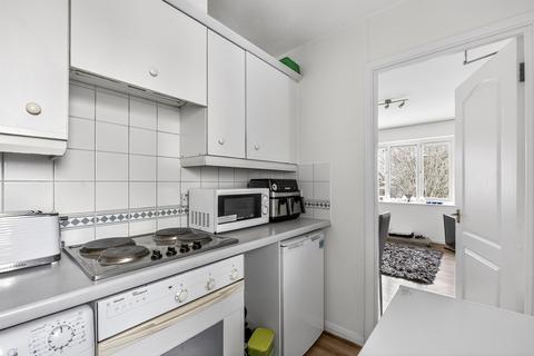 undefined, Broomhill Road, London