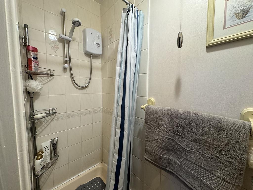 Shower Room / En-suite