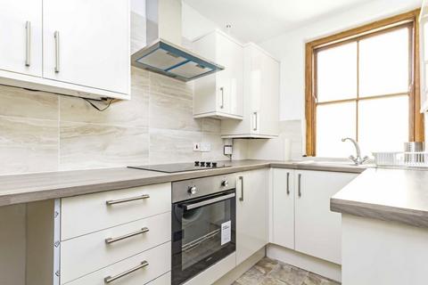2 bedroom flat to rent, North End Road, London W14