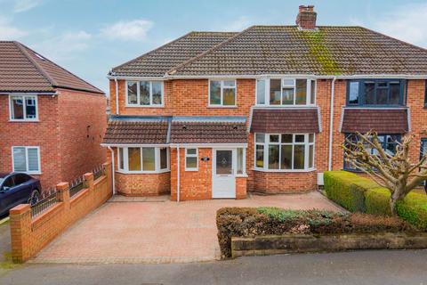 4 bedroom semi-detached house for sale, Meriden Avenue, Stourbridge DY8