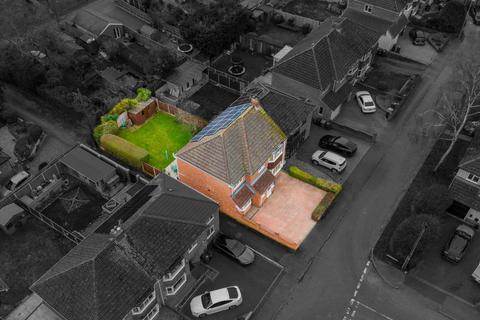 4 bedroom semi-detached house for sale, Meriden Avenue, Stourbridge DY8