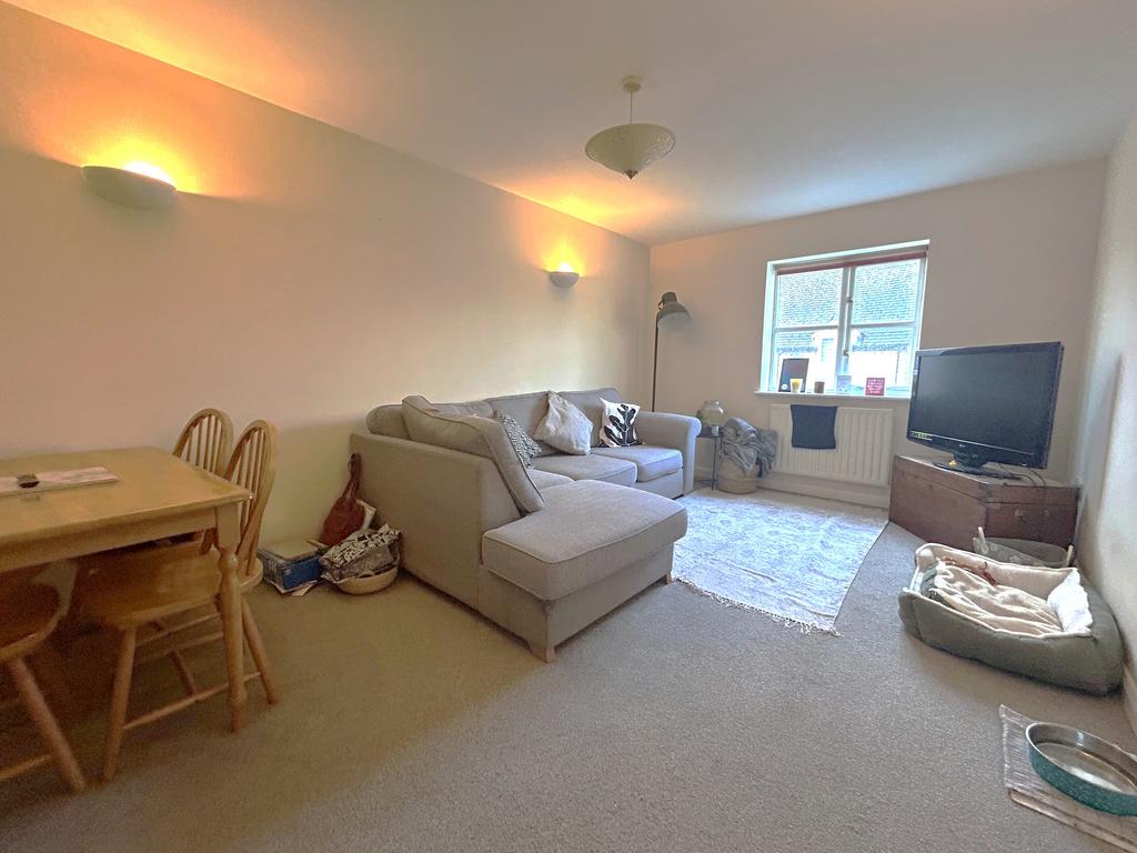 Living room/dining room