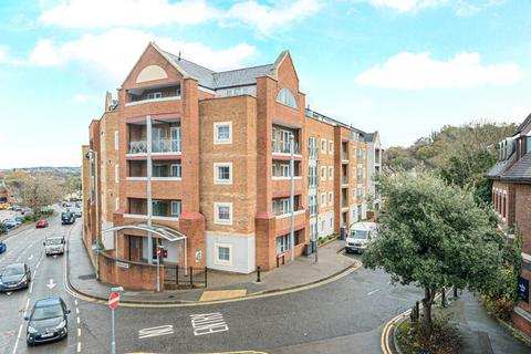 undefined, Flambard Way, Surrey GU7
