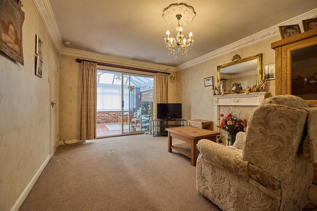 Lounge to rear