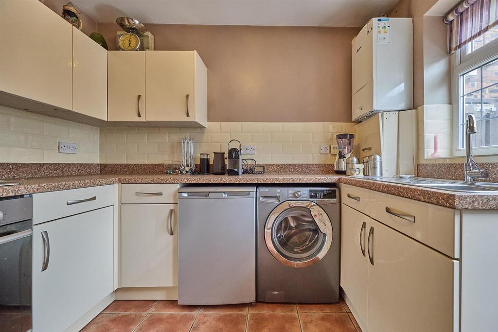 Dovecote Close 10.jpg