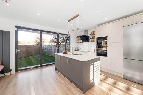 3 bedroom semi-detached house for sale, Hawkhurst Way, New Malden